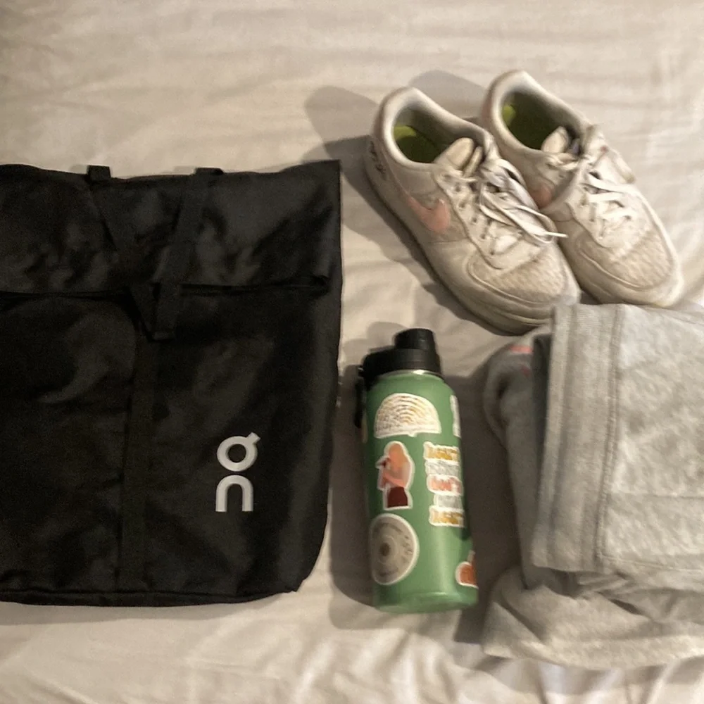On Running Training Backpack. - Picture 3 of 6